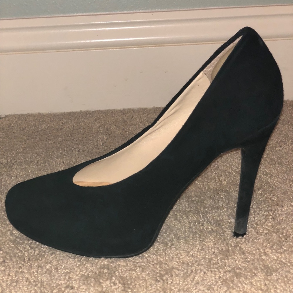 Black Pumps